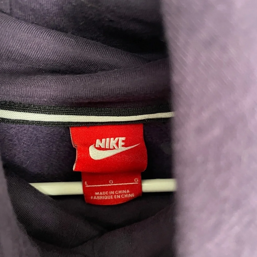 Nike I S and L